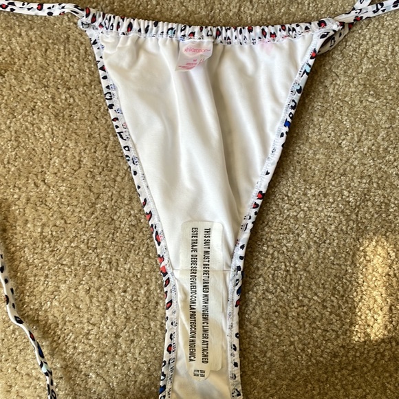 Brand new bikini - Picture 2 of 2